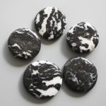 Zebra Jasper Smooth Stone 1.6 inch (0.8-1 x 3.5-4.5cm) A