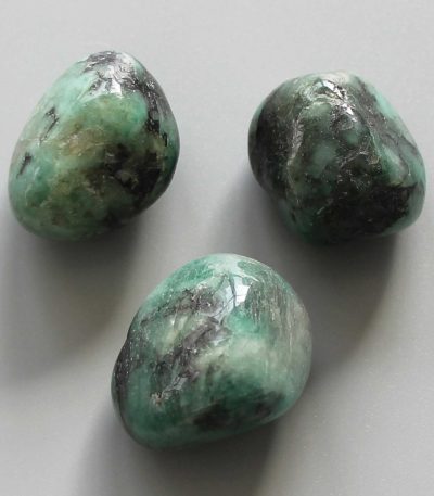 Emerald Tumble Stone 1 inch (2-3cm) A