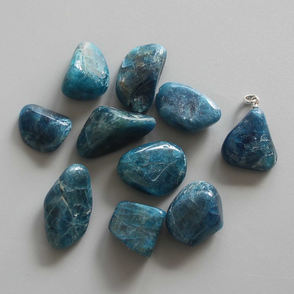 Blue Apatite Free Form Tumble Pendant With Silver 18-25mm A/A+