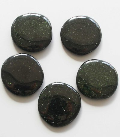 Green Sandstone Smooth Stone 1.6 inch (0.8-1 x 3.5-4.5cm) A
