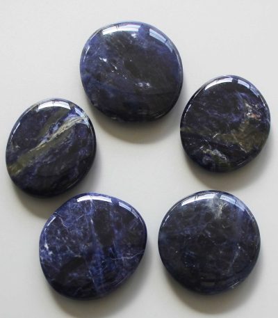 Sodalite Br Smooth Stone 1.6 inch (0.8-1 x 3.5-4.5cm) A+/AA
