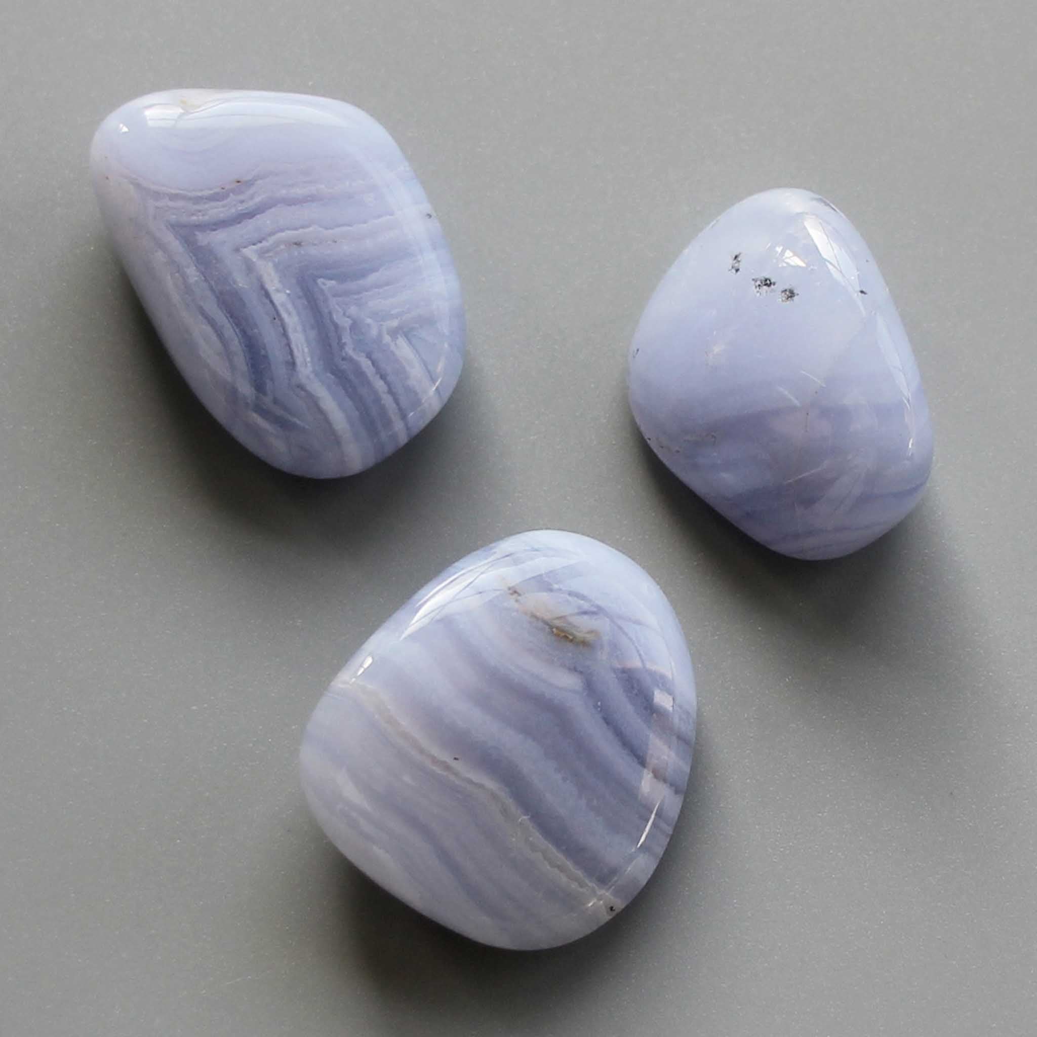 c7c926f68ddfee78916460e88b16a22c-1 Blue Lace Agate Tumble Stone 1 inch (2-3cm) A