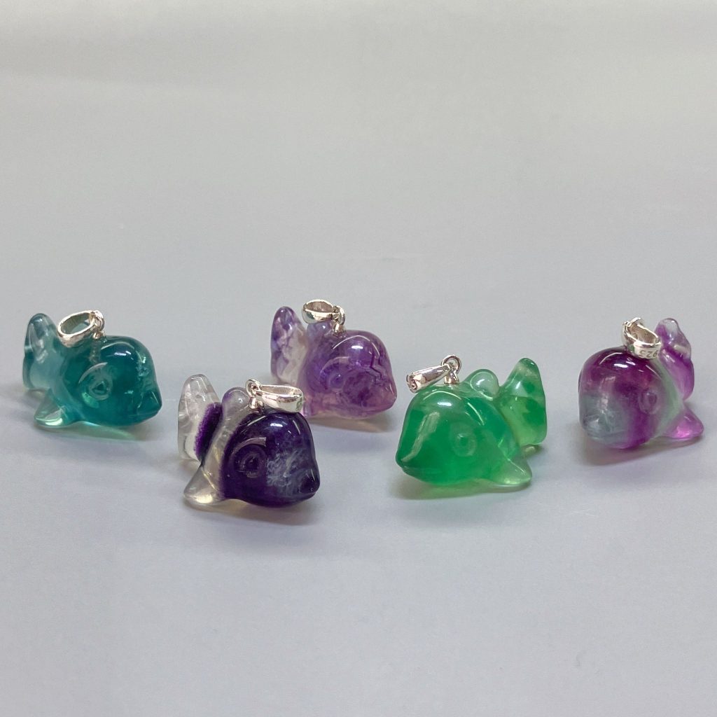 Rainbow Fluorite Goldfish P Pendant With Silver 20/25mm A/A+