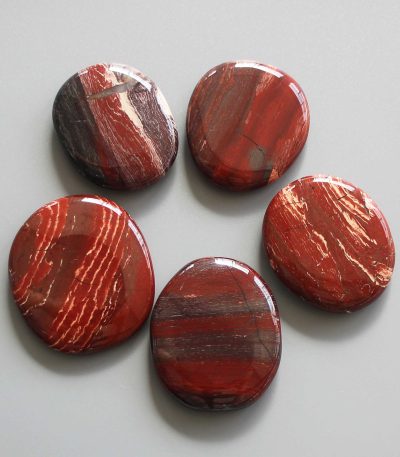 Convoluted Jasper Smooth Stone 1.6 inch (0.8-1 x 3.5-4.5cm) A