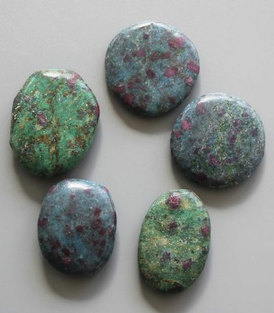 Ruby Fuchsite Smooth Stone 1.6 inch (0.8-1 x 3.5-4.5cm) A