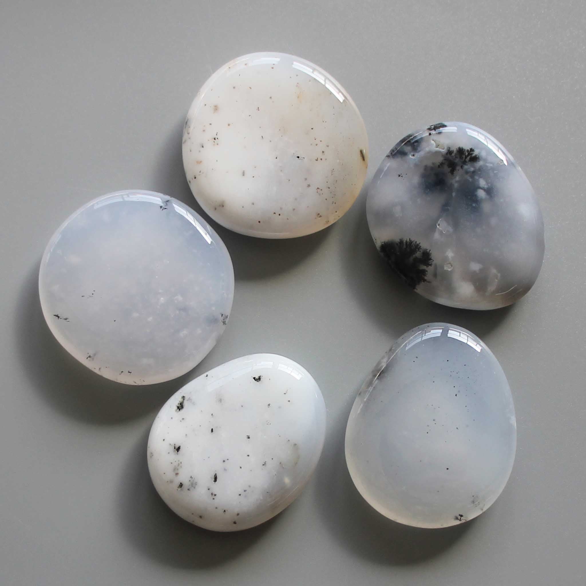 d905ec651d357cae9e7115cd8f6e0698-1 Dendrile Opal Smooth Stone 1.6 inch (0.8-1 x 3.5-4.5cm) A