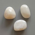 Moonstone Rainbow White Tumble Stone 1 inch (2-3cm) A