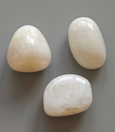Moonstone Rainbow White Tumble Stone 1 inch (2-3cm) A