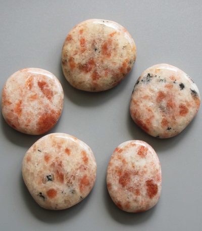 Sun Stone Smooth Stone 1.6 inch (0.8-1 x 3.5-4.5cm) A