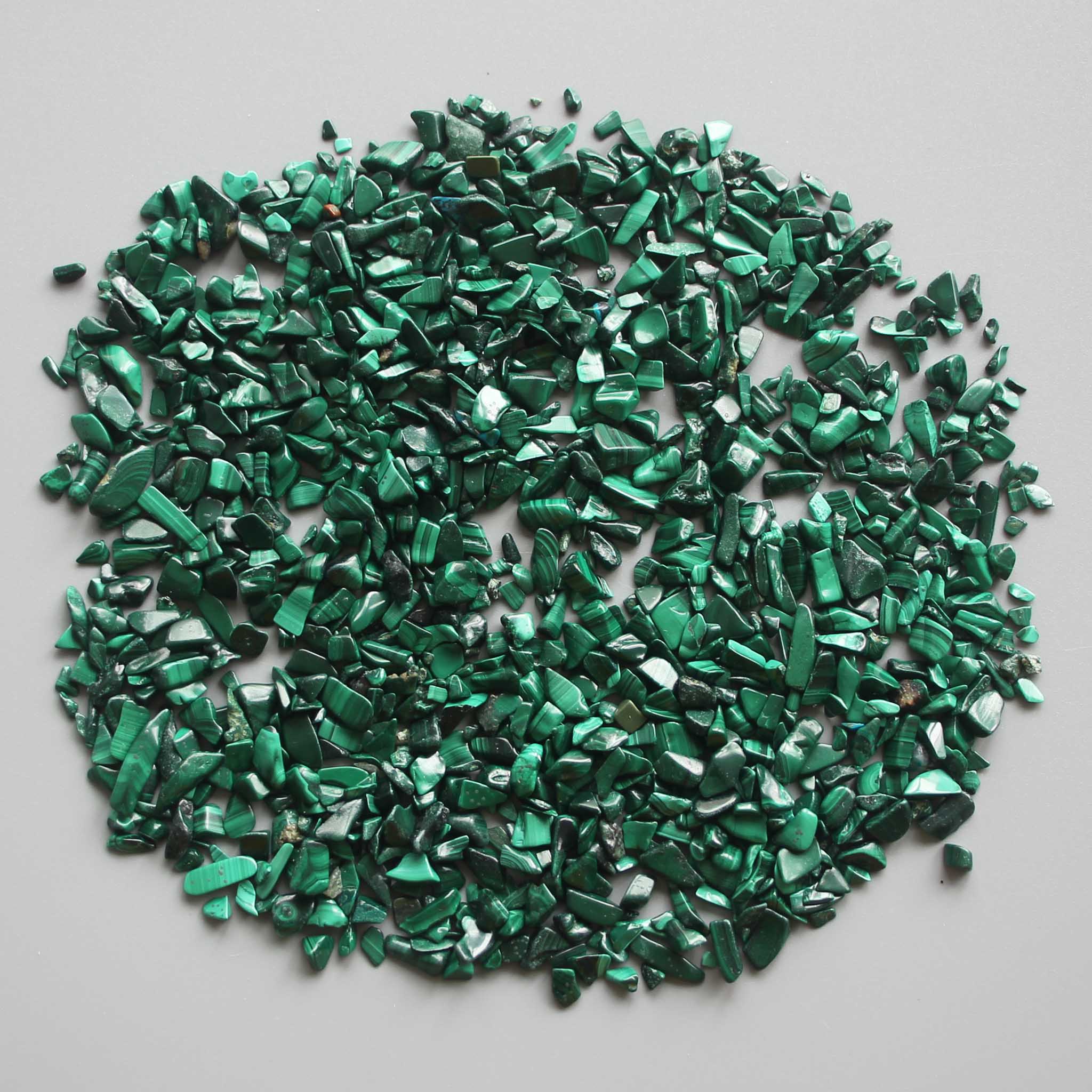 e71219a5bf613a1148c8b1227c087c8a_a1ff811a-1920-43d8-b31e-ea6ce140c3f3 Malachite Chips With Corner 0.2 inch (3-8mm) A