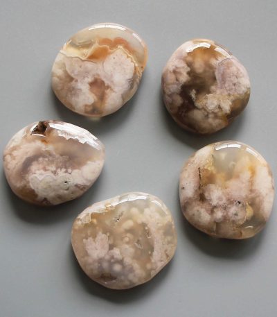 Blossoms Agate Smooth Stone 1.6 inch (0.8-1 x 3.5-4.5cm) A