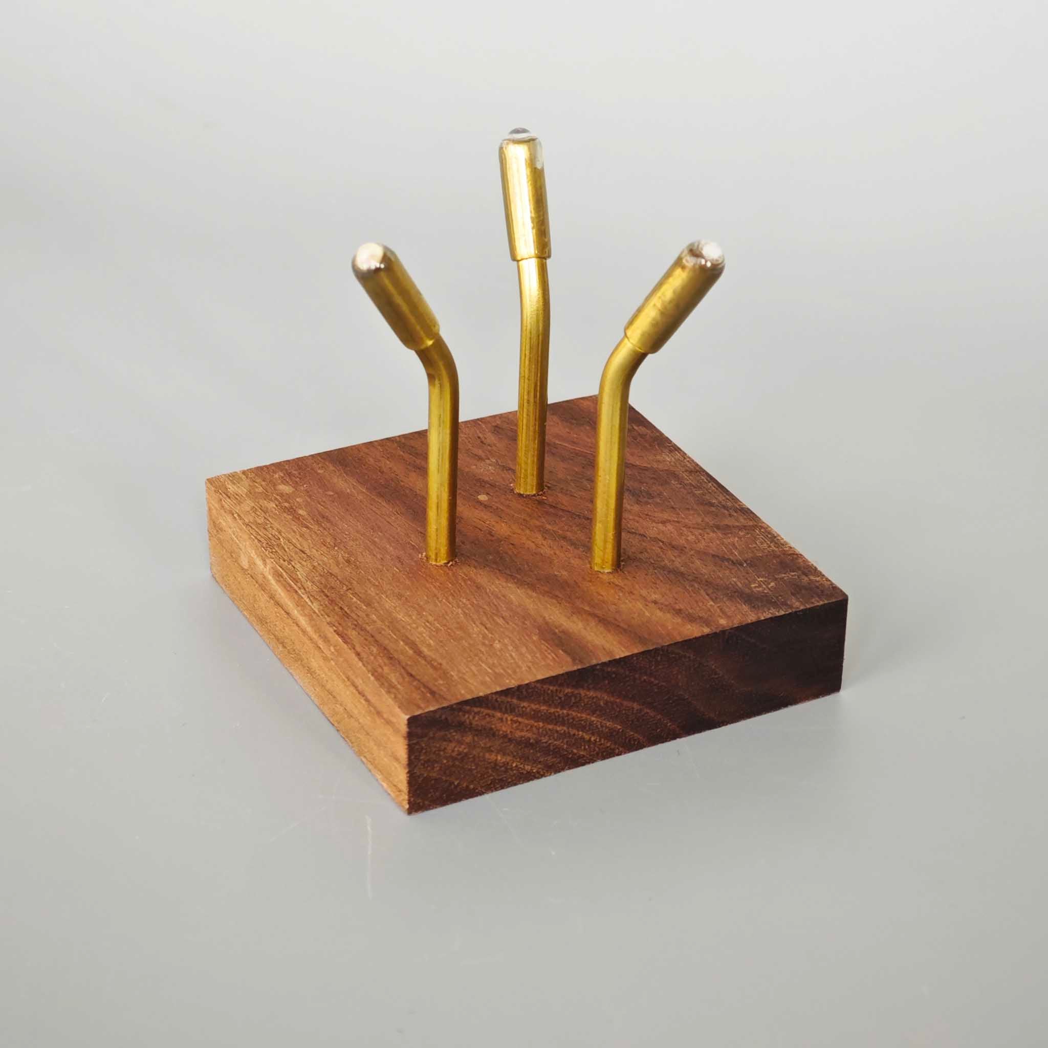 fa74cc8720a57becd339e0742067dd58-1 (Stone TBC) Wooden Gold Sphere Stand 1.5x6.5cm (Grade TBC)