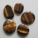 Golden Tiger Eye Smooth Stone 1.6 inch (0.8-1 x 3.5-4.5cm) A/B