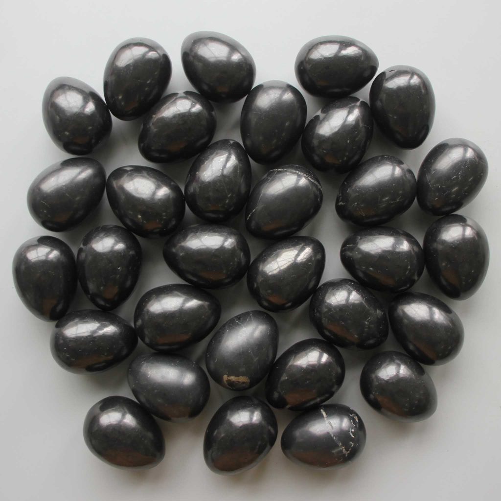 Shungite Egg 1.6 inch (3.5 x 4.5cm) A