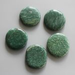 African Green Jasper Smooth Stone 1.6 inch (0.8-1 x 3.5-4.5cm) A
