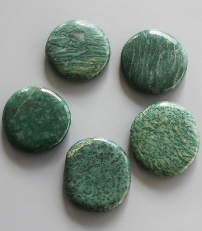 African Green Jasper Smooth Stone 1.6 inch (0.8-1 x 3.5-4.5cm) A