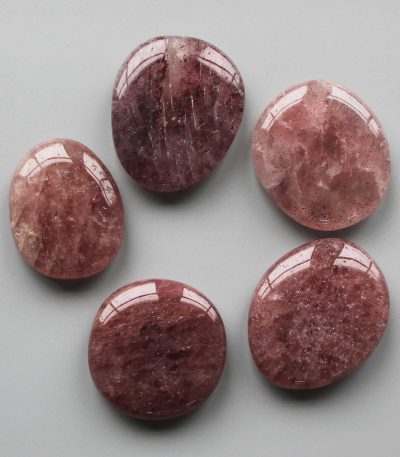 Strawberry Quartz Smooth Stone 1.6 inch (0.8-1 x 3.5-4.5cm) A/A+