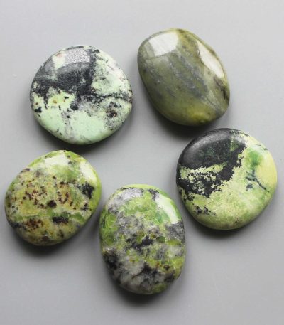 Chrysoprase China Smooth Stone 1.6 inch (0.8-1 x 3.5-4.5cm) A/B