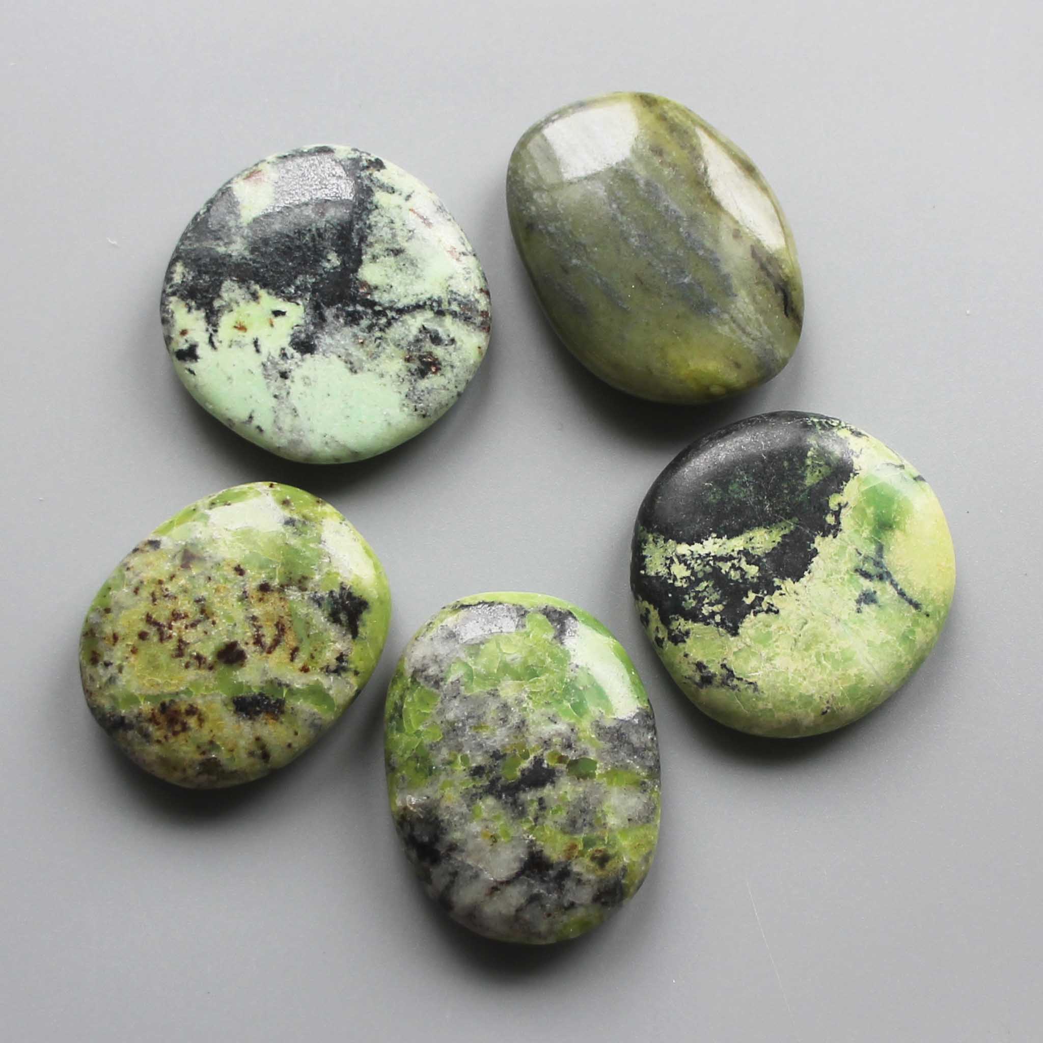 0db970acabb7cbeb09196e67e8333fe8 Chrysoprase China Smooth Stone 1.6 inch (0.8-1 x 3.5-4.5cm) A/B