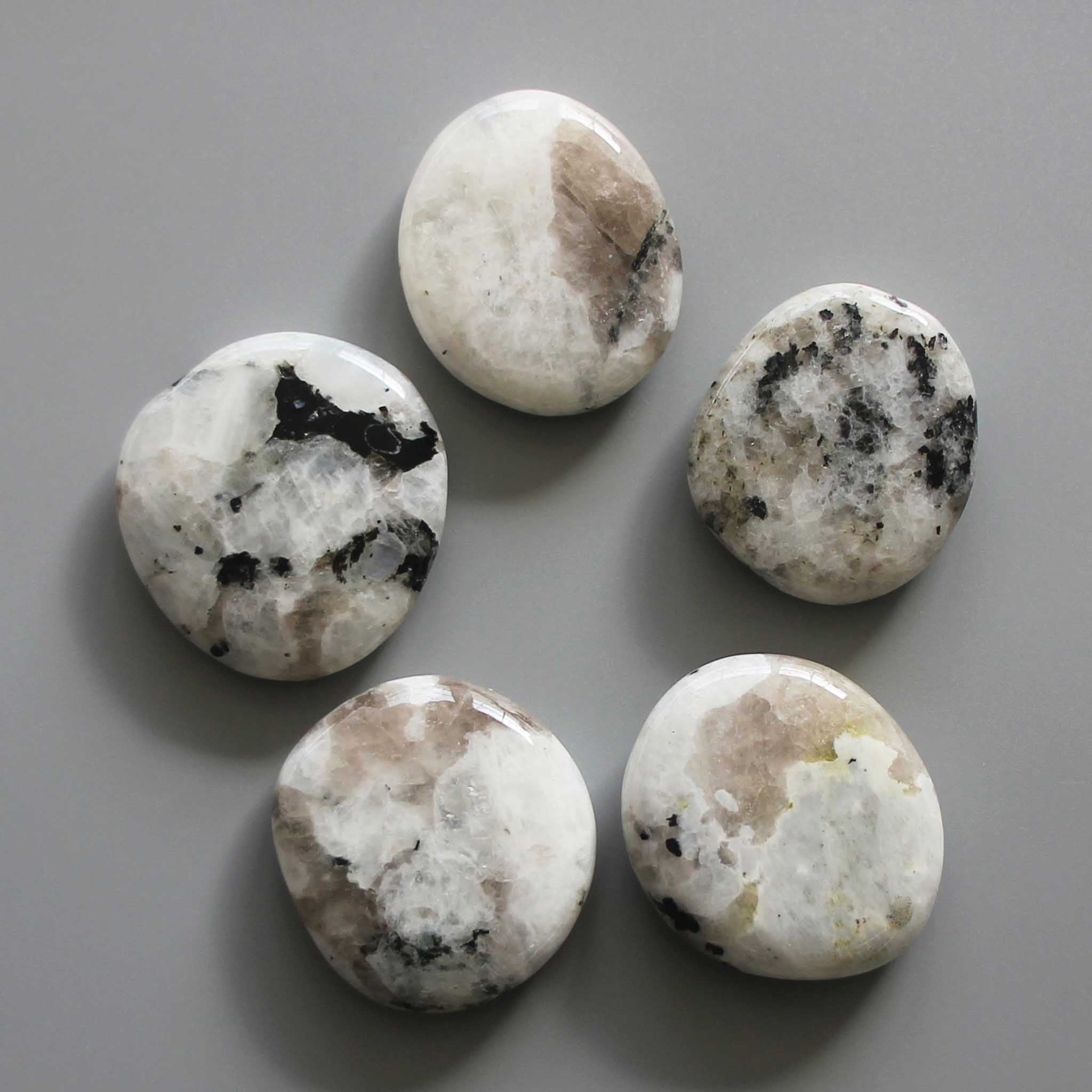 192e2678990311f21566768fde2fe327 Moonstone With Spark Blue Color Smooth Stone 1.6 inch (0.8-1 x 3.5-4.5cm) A/B