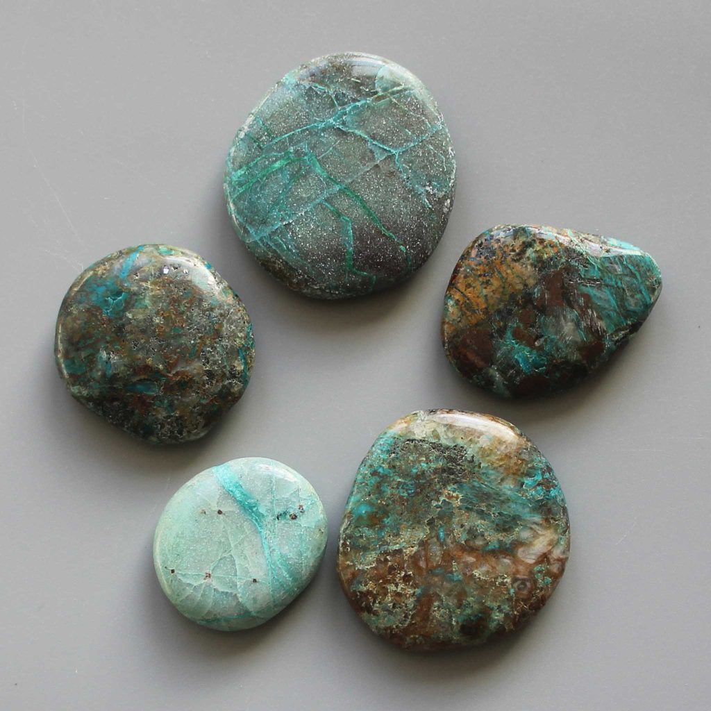 Chrysocolla Hand Peru Smooth Stone 1.6 inch (0.8-1 x 3.5-4.5cm) A/B