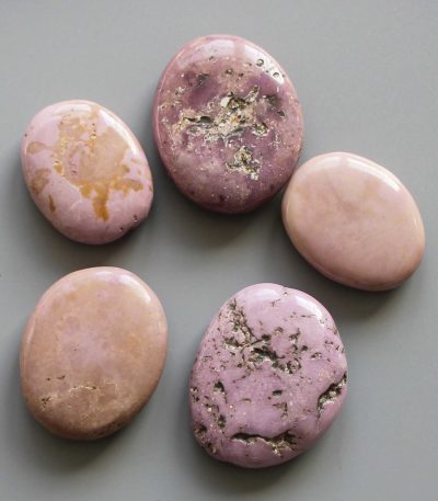 Phosphosiderite Smooth Stone 1.6 inch (0.8-1 x 3.5-4.5cm) A/B