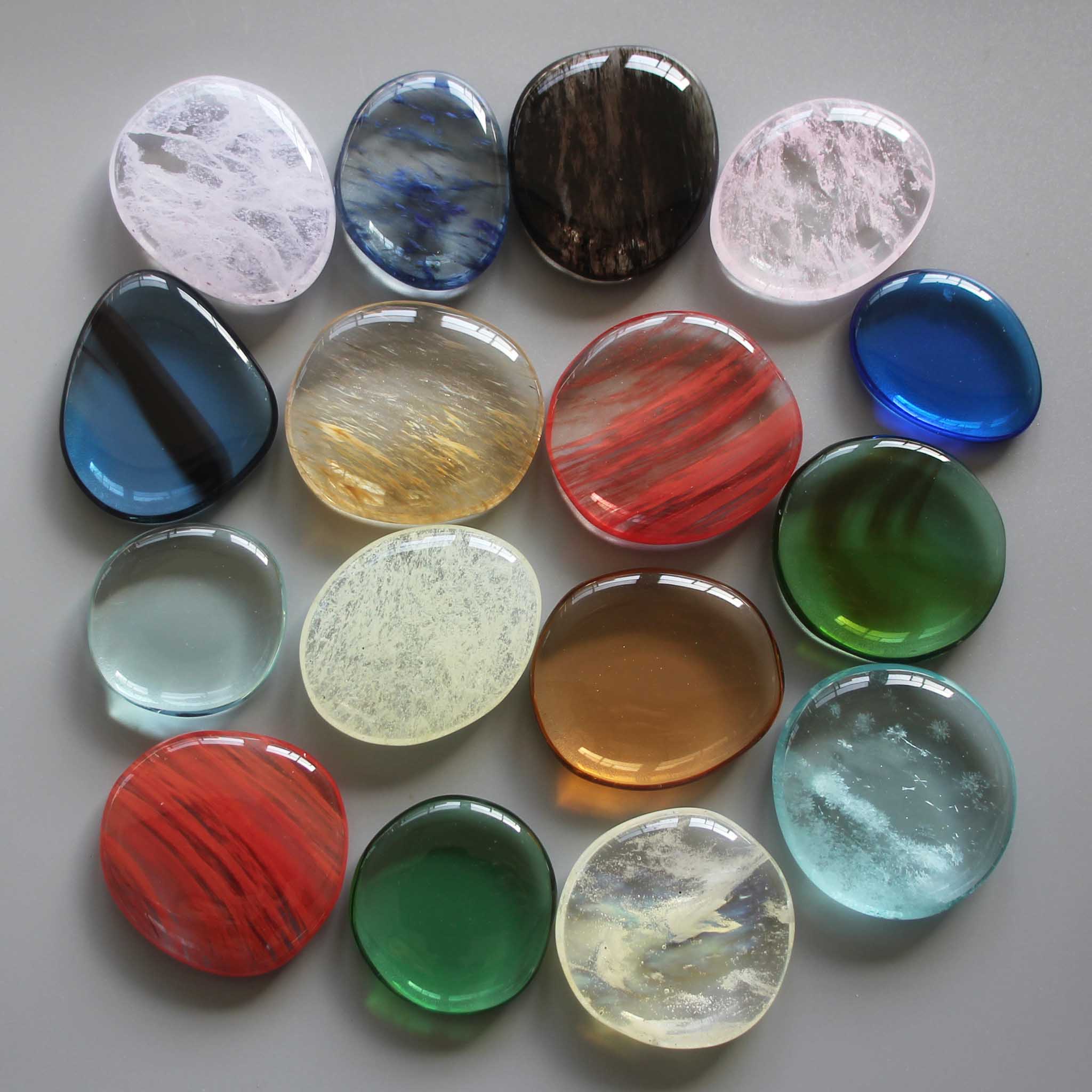 2d1894b334224b901ad134a1cd42362b Mix Colour Glass Smooth Stone 1.6 inch (0.8-1 x 3.5-4.5cm) A