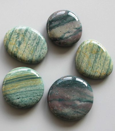 Moss Agate Banded Smooth Stone 1.6 inch (0.8-1 x 3.5-4.5cm) A