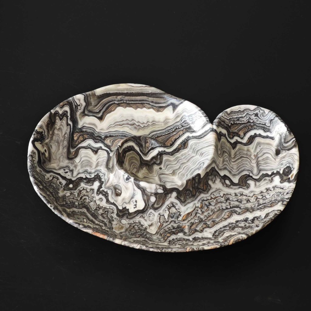Banded Zebra Jasper Ammonite Shape Dish 8 inch (3 x 15 x 20cm) A/A+