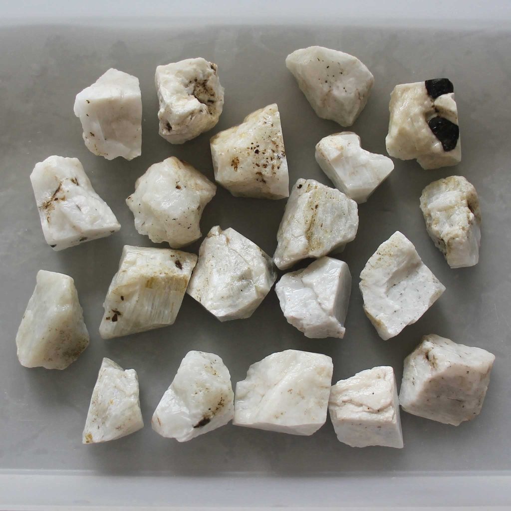 Moonstone Rainbow White Rough 30/50mm A