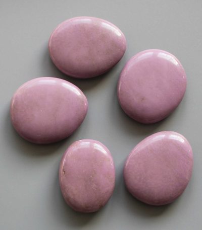 Phosphosiderite Smooth Stone 1.6 inch (0.8-1 x 3.5-4.5cm) A+/AA