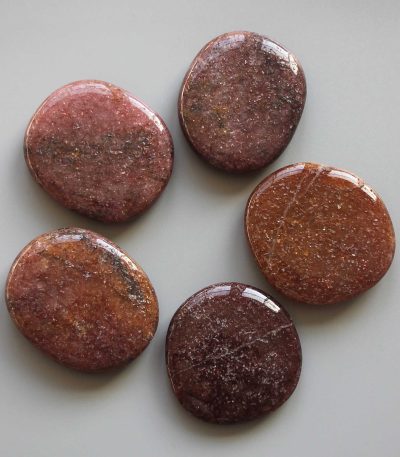 Muscovite Ca Smooth Stone 1.6 inch (0.8-1 x 3.5-4.5cm) A/B
