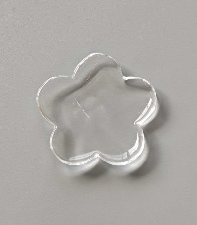 Crystal Flower Shape Thumb Stone 1.6 inch (0.65 x 4 x 4cm) AA
