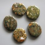 Rhyolite Smooth Stone 1.6 inch (0.8-1 x 3.5-4.5cm) A/B