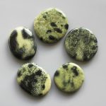 Chytha Smooth Stone 1.6 inch (0.8-1 x 3.5-4.5cm) A