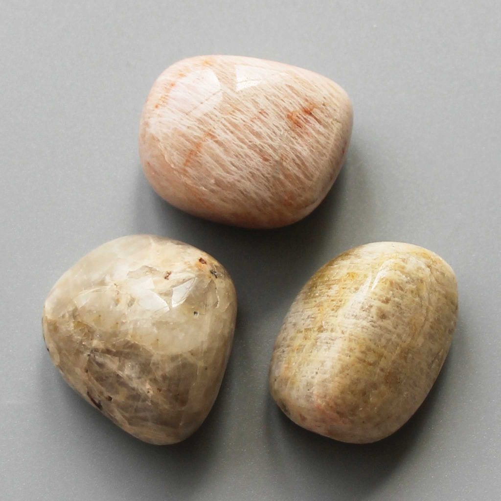 Moonstone Tumble Stone 1 inch (2-3cm) B