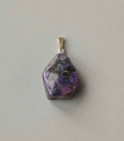 Charoite Free Form Tumble Pendant With Metal M004 18-25mm A