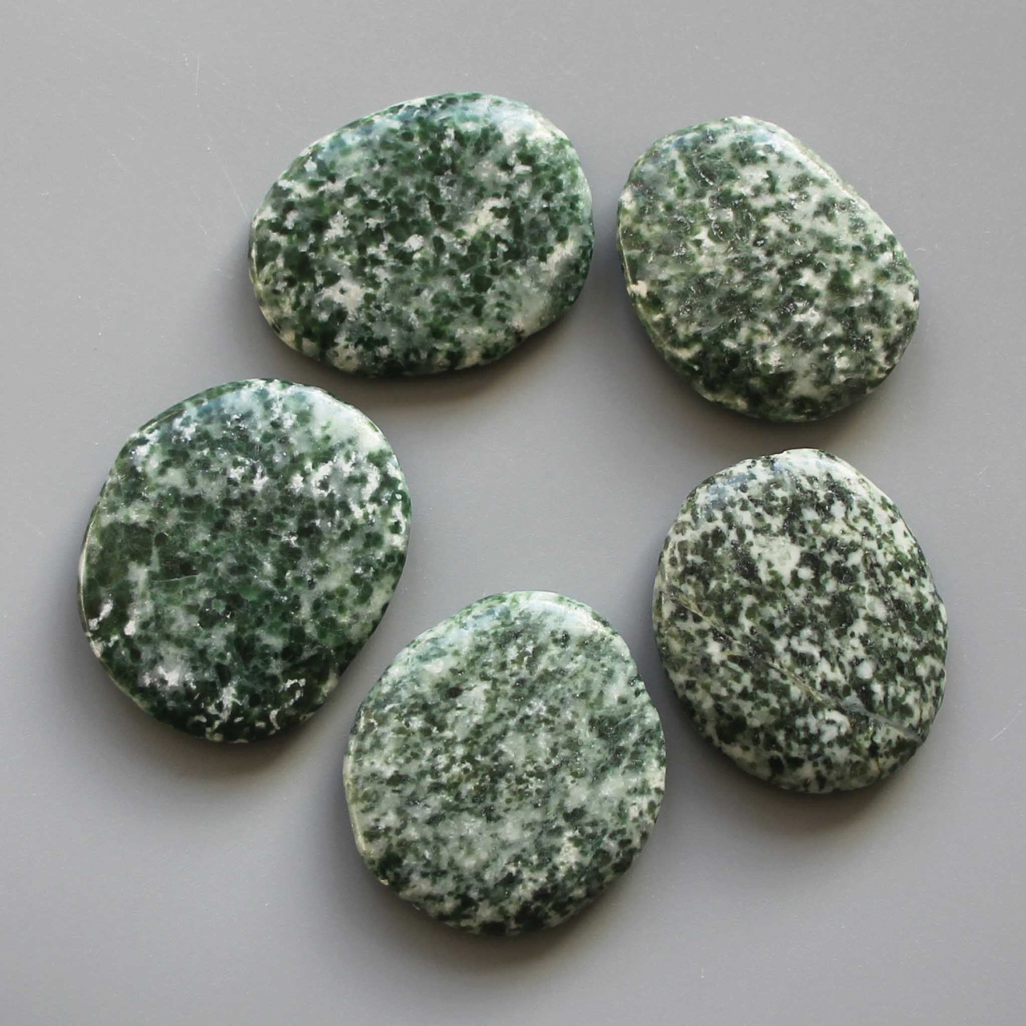 67c2afd48ea994aa0cc22a4684091785 China Jade Green Spot Smooth Stone 1.6 inch (0.8-1 x 3.5-4.5cm) A