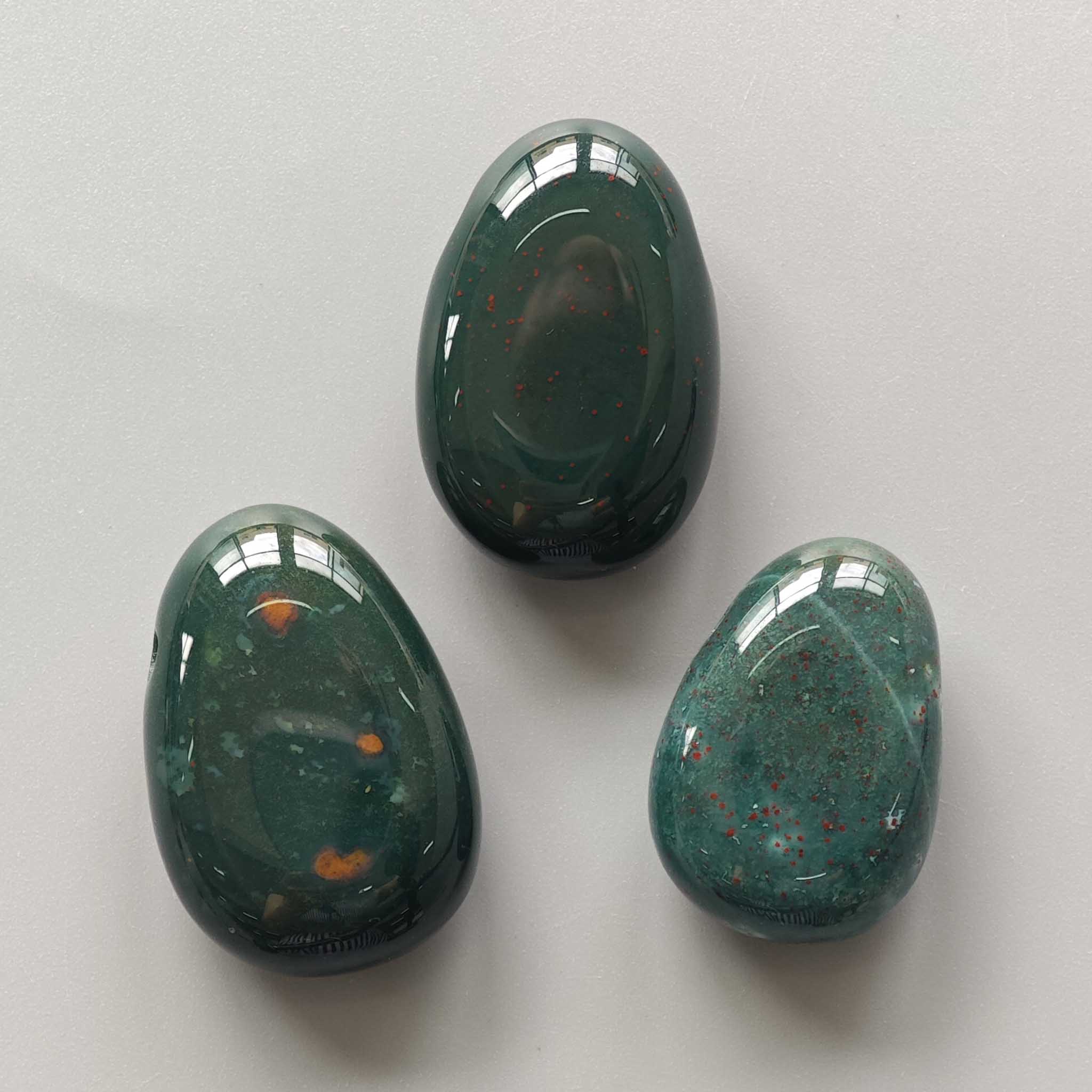 7b085aa537e68a4bf25a1aecfc6b91b4-1 Blood Jasper Tumble Pendant With Cross Hole 2.5mm 0.8-1.2 inch (2.2-3cm) A/B