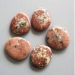 Red Spot Jasper Ch Smooth Stone 1.6 inch (0.8-1 x 3.5-4.5cm) A
