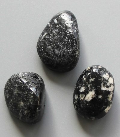 Black Tourmaline Tumble Stone 1 inch (2-3cm) B