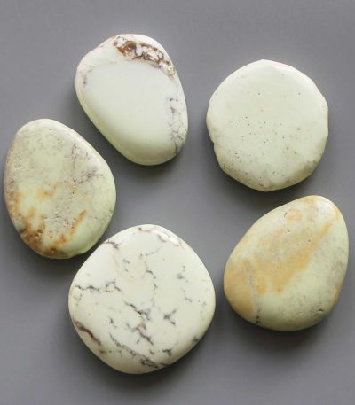 Lemon Chrysoprase Smooth Stone 1.6 inch (0.8-1 x 3.5-4.5cm) A/B