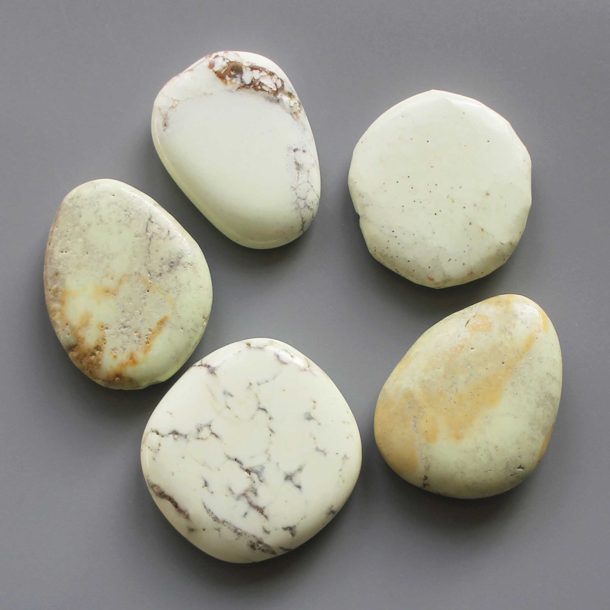 92444bd59dcb60d4b759a3b790e32246 Lemon Chrysoprase Smooth Stone 1.6 inch (0.8-1 x 3.5-4.5cm) A/B