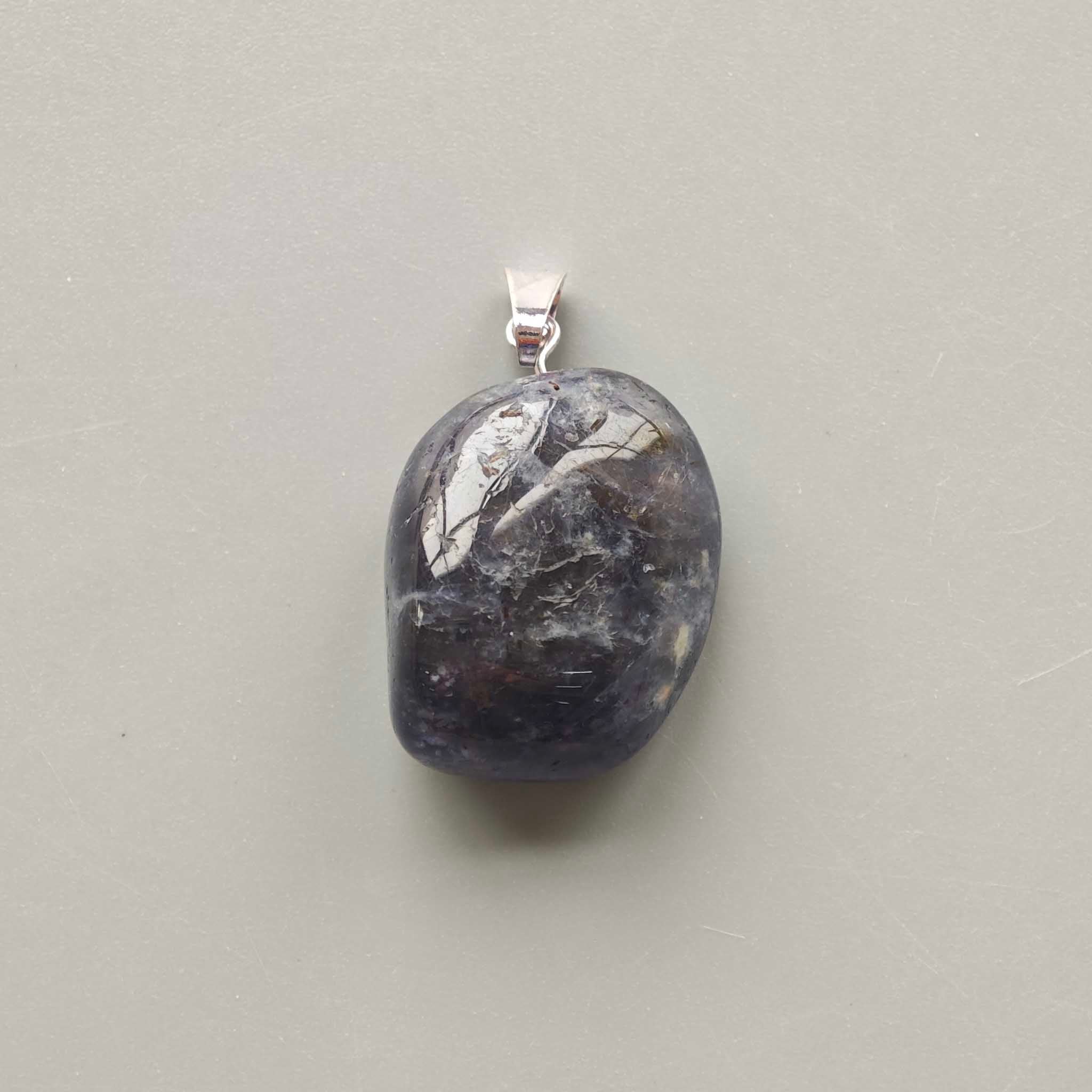 9504b8d7bd8d2ec2adfd0ed68a1c0f4a-1 Iolite Free Form Tumble Pendant With Metal M004 18-25mm A