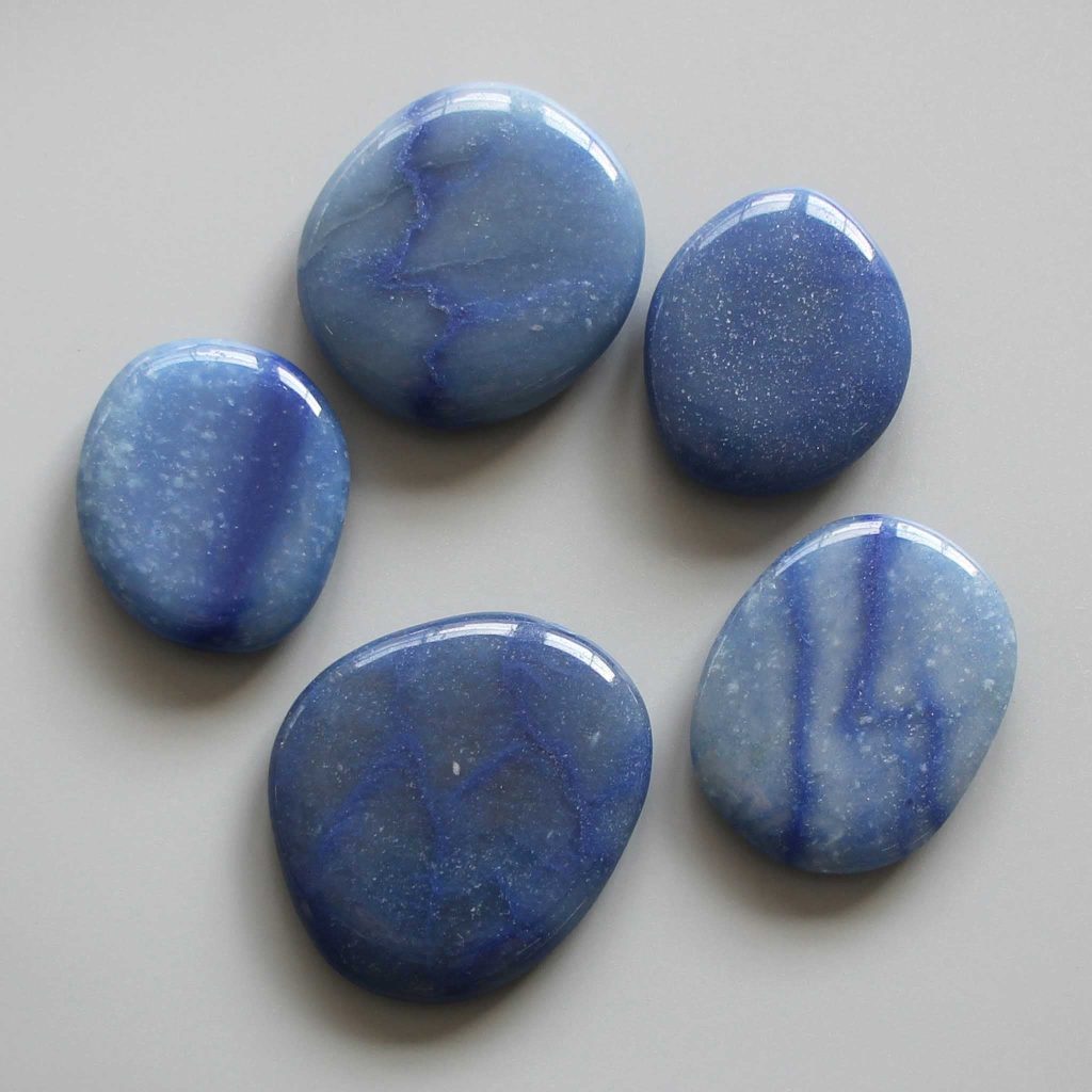 Blue Quartz Smooth Stone 1.6 inch (0.8-1 x 3.5-4.5cm) A/A+