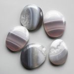 Agate With Stripe & Quartz Smooth Stone 1.6 inch (0.8-1 x 3.5-4.5cm) A/A+