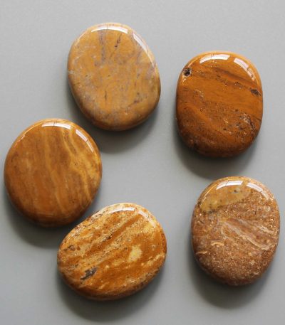 Yellow Stone Banded Smooth Stone 1.6 inch (0.8-1 x 3.5-4.5cm) A