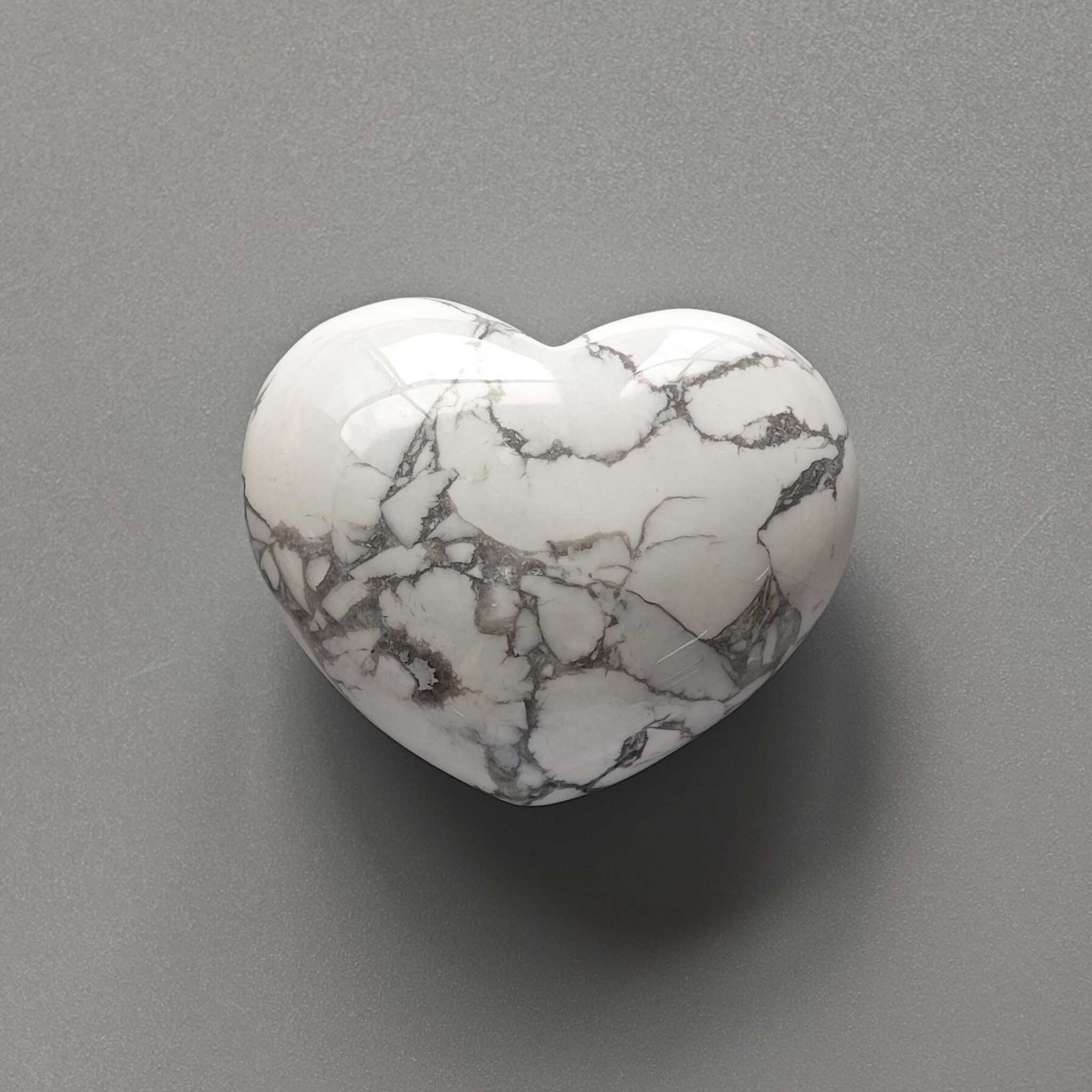 a3e5d60cdf0826e40b60fb61fc7a997a Howlite White Chubby Heart 1.8 inch (2.2 x 3.8 x 4.5cm) A