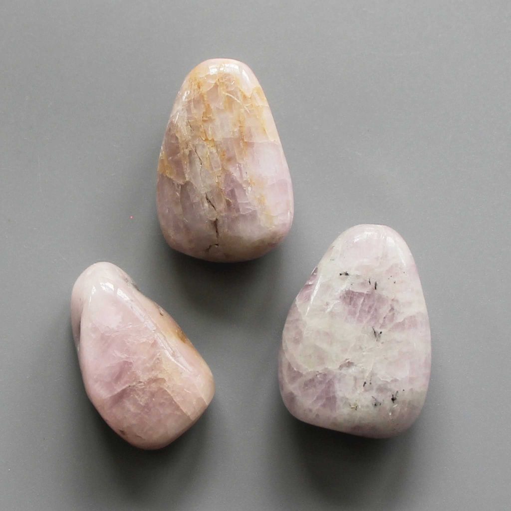 Kunzite Tumble Pendant With Cross Hole 2.5mm 0.8-1.2 inch (2.2-3cm) A/B