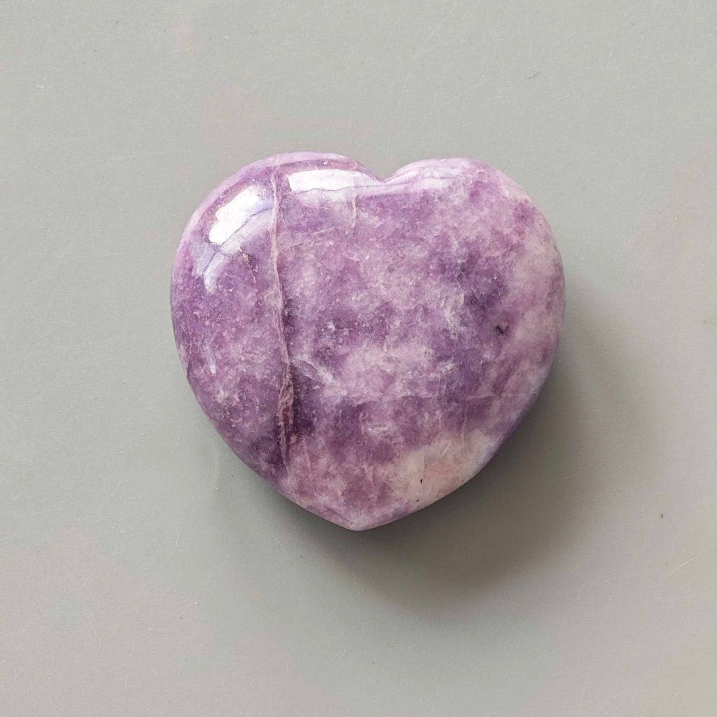 Lepidolite Ch Heart 1.2 inch (1.3 x 3 x 3cm) A/A+